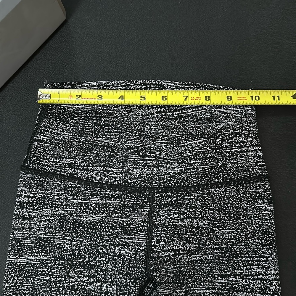 Lululemon Wunder Under Capris Size 2 - Picture 2 of 9